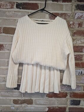 Cream Knit Pleated Skirt Set - Women